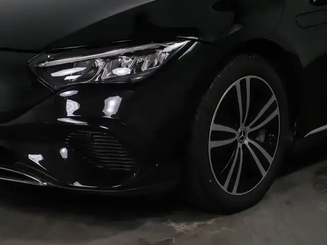 Mercedes-Benz EQE 300
