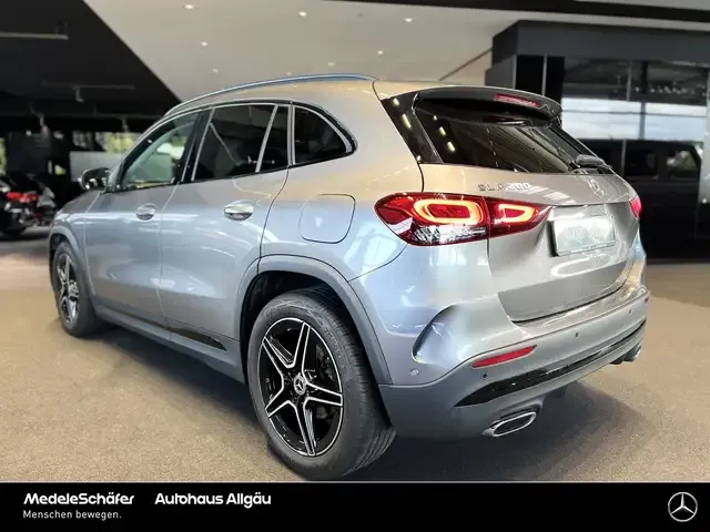 Mercedes-Benz GLA 200