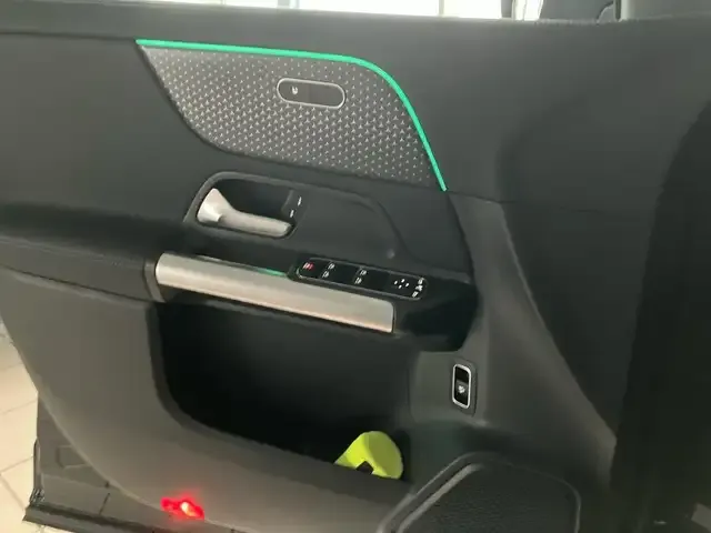 Mercedes-Benz GLA 180