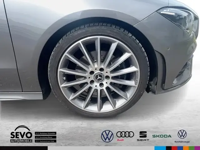 Mercedes-Benz CLA 200