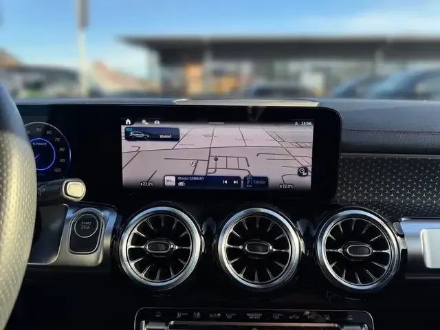 Mercedes-Benz EQB 300