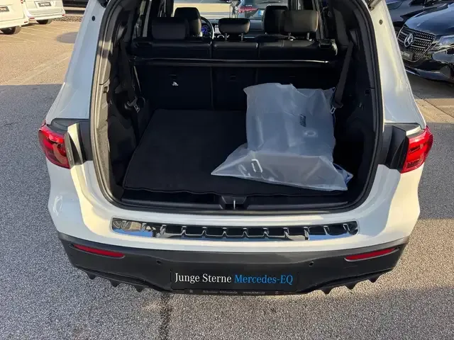 Mercedes-Benz EQB 300