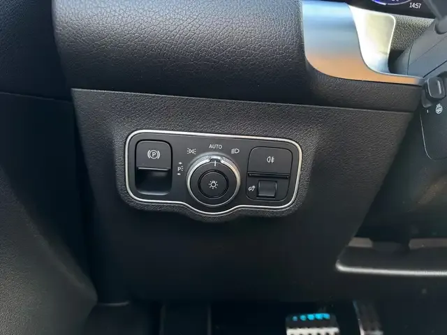 Mercedes-Benz EQB 300