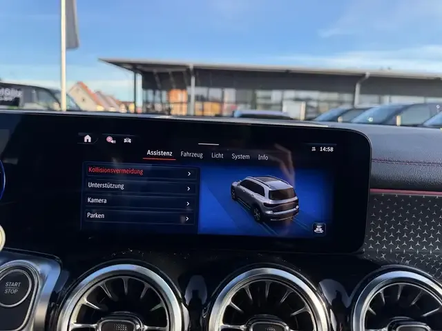 Mercedes-Benz EQB 300