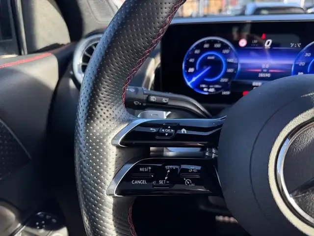 Mercedes-Benz EQB 300