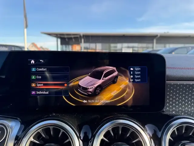 Mercedes-Benz EQB 300