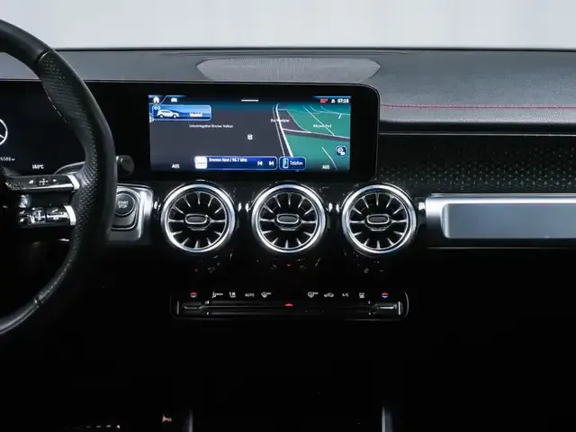 Mercedes-Benz EQB 300