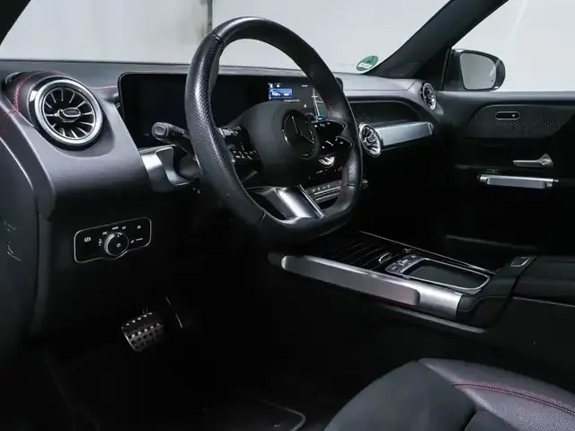 Mercedes-Benz EQB 300