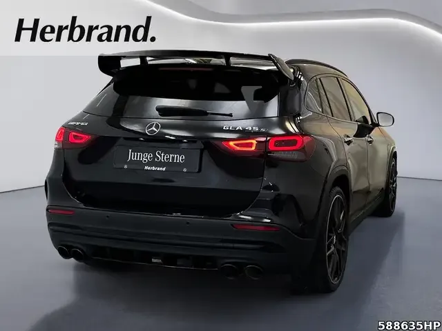Mercedes-Benz GLA 45 AMG