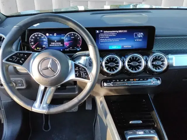 Mercedes-Benz GLB 200