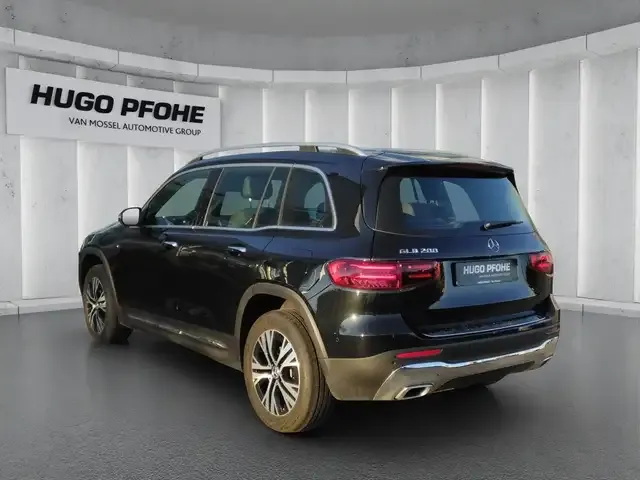 Mercedes-Benz GLB 200