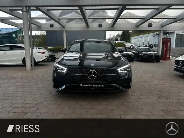Mercedes-Benz CLA 220