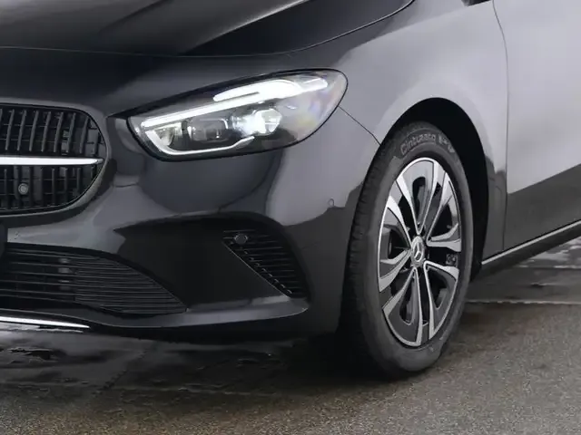 Mercedes-Benz B 220
