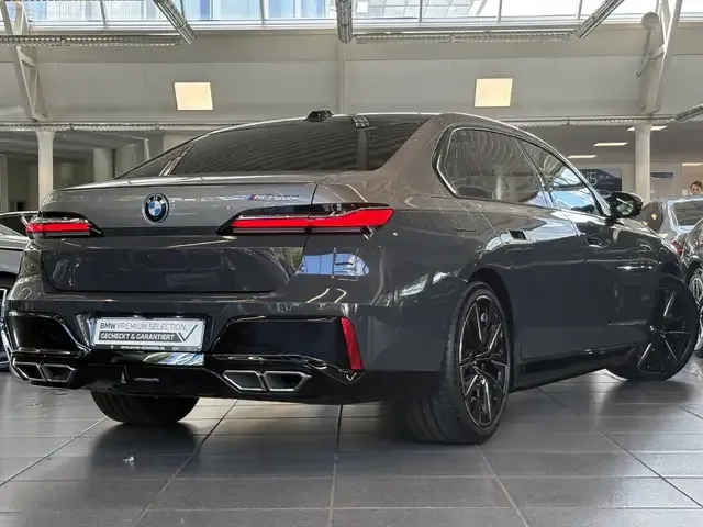 BMW 760