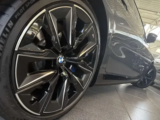 BMW 760