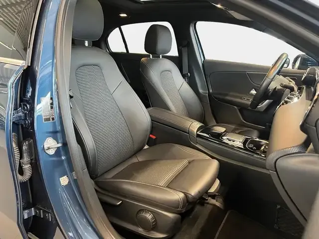 Mercedes-Benz A 220