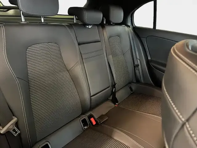 Mercedes-Benz A 220
