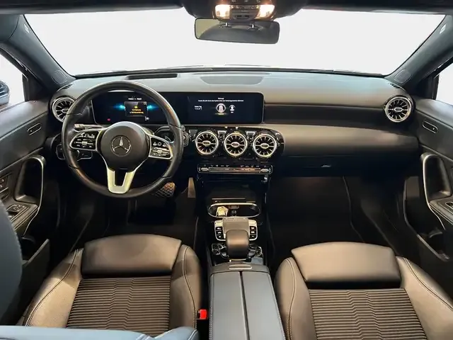 Mercedes-Benz A 220