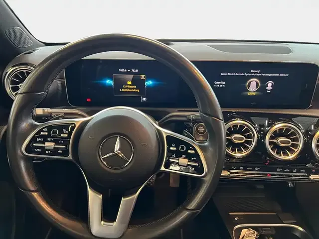 Mercedes-Benz A 220