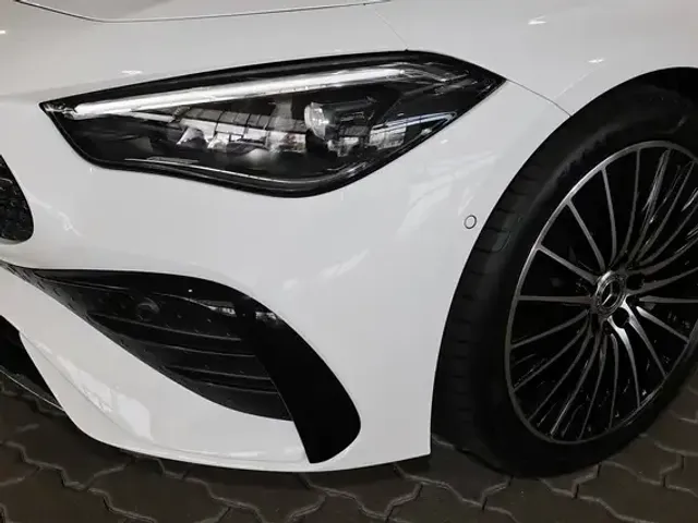 Mercedes-Benz CLE 200