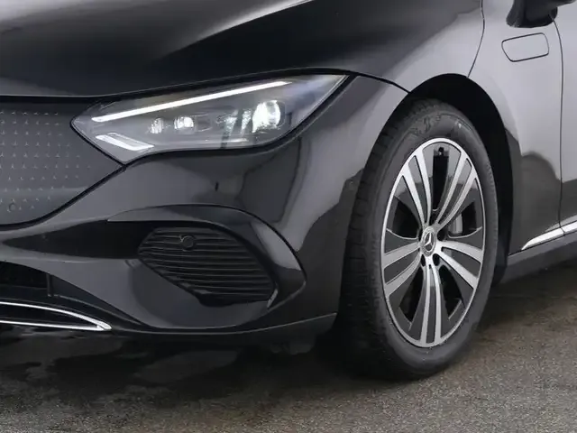 Mercedes-Benz EQE 300