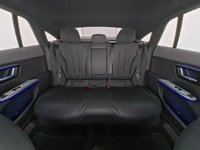 Mercedes-Benz EQE 300