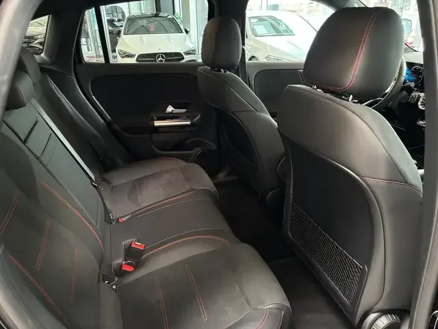 Mercedes-Benz EQA 300