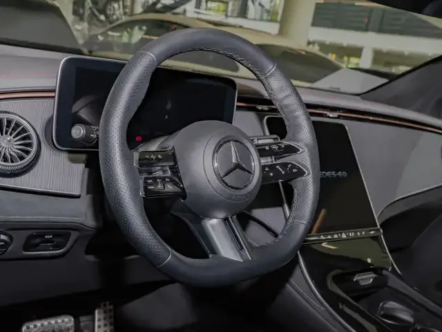 Mercedes-Benz EQE SUV