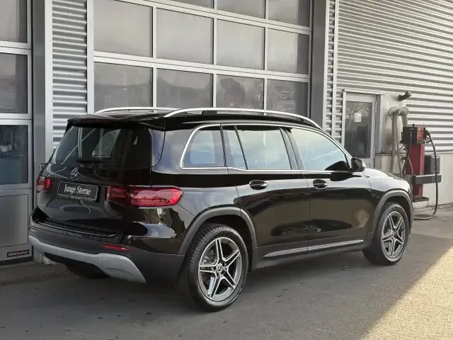 Mercedes-Benz GLB 200