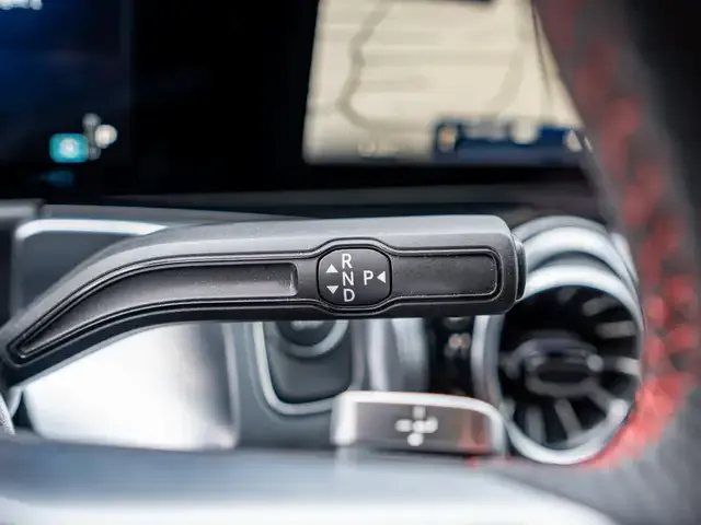 Mercedes-Benz EQB 300