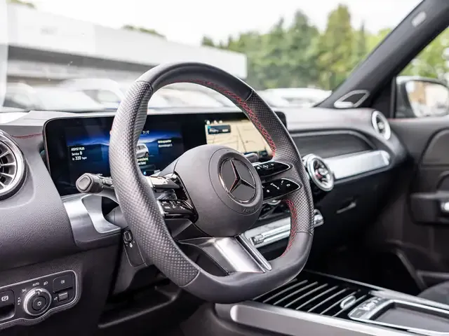 Mercedes-Benz EQB 300