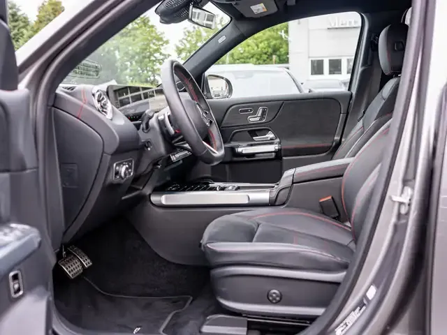 Mercedes-Benz EQB 300