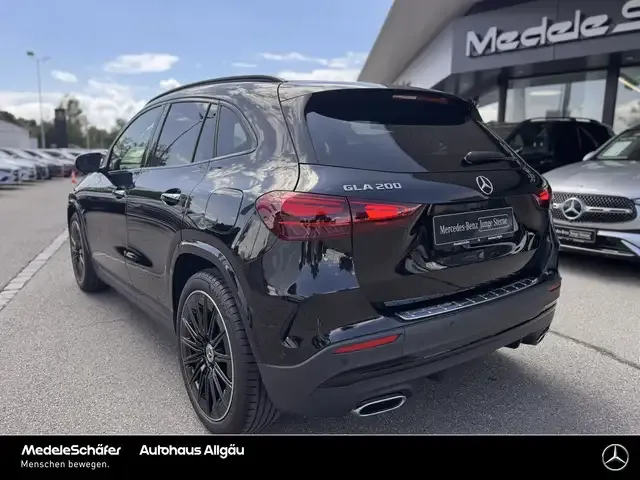 Mercedes-Benz GLA 200