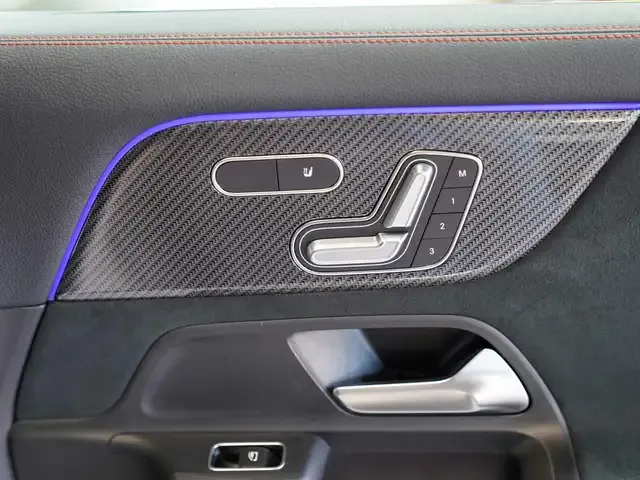 Mercedes-Benz GLA 220