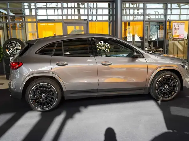 Mercedes-Benz GLA 220
