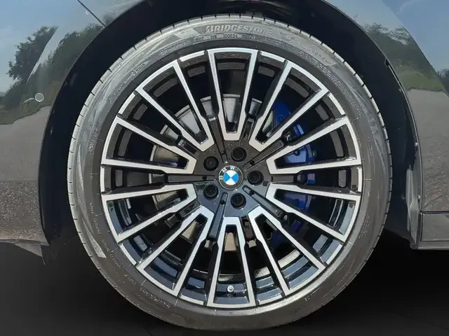 BMW 740