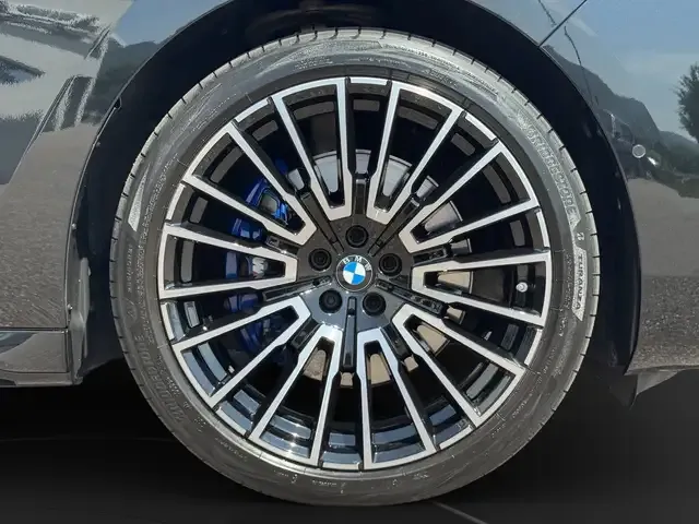 BMW 740