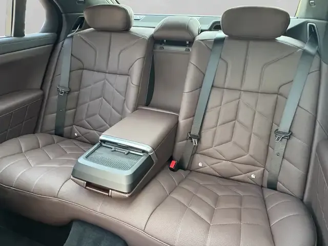 BMW 740