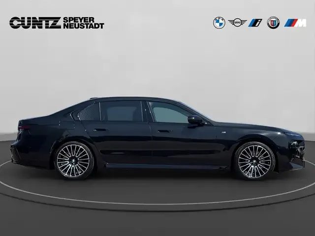 BMW 740