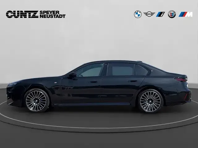 BMW 740