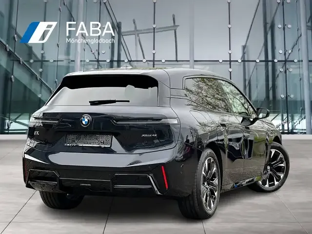 BMW iX