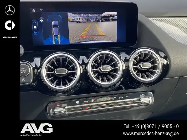 Mercedes-Benz GLA 220