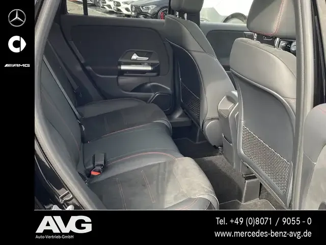 Mercedes-Benz GLA 220