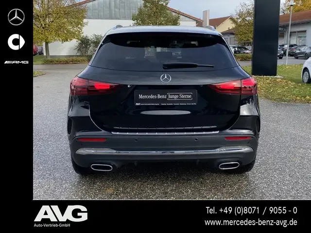 Mercedes-Benz GLA 220
