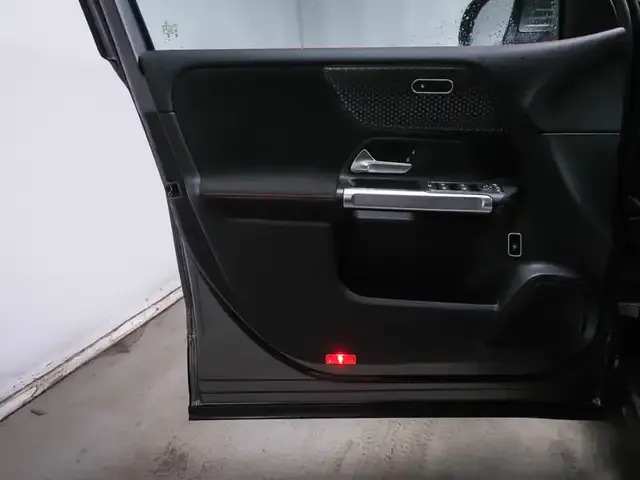 Mercedes-Benz EQB 300