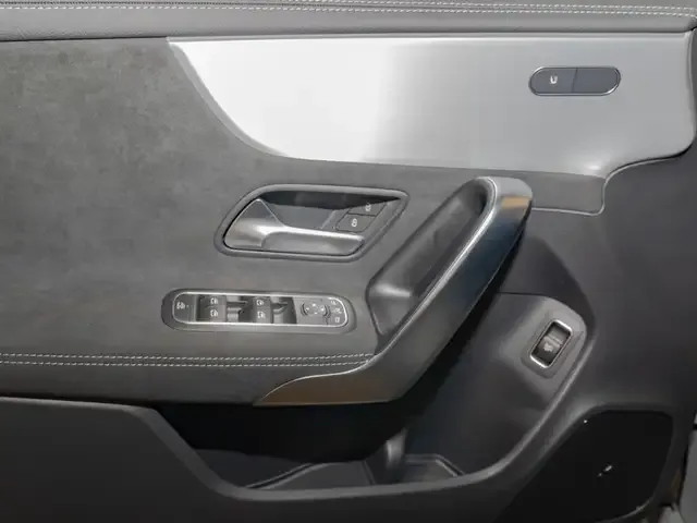 Mercedes-Benz CLA 220