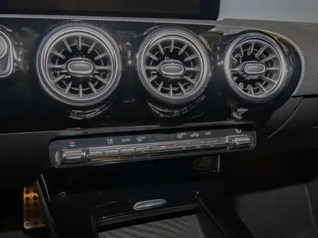 Mercedes-Benz CLA 220