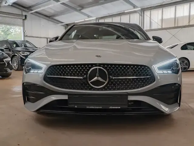 Mercedes-Benz CLA 220