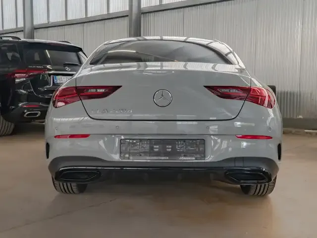 Mercedes-Benz CLA 220