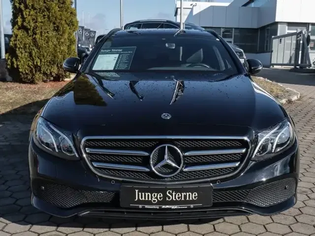 Mercedes-Benz E 220